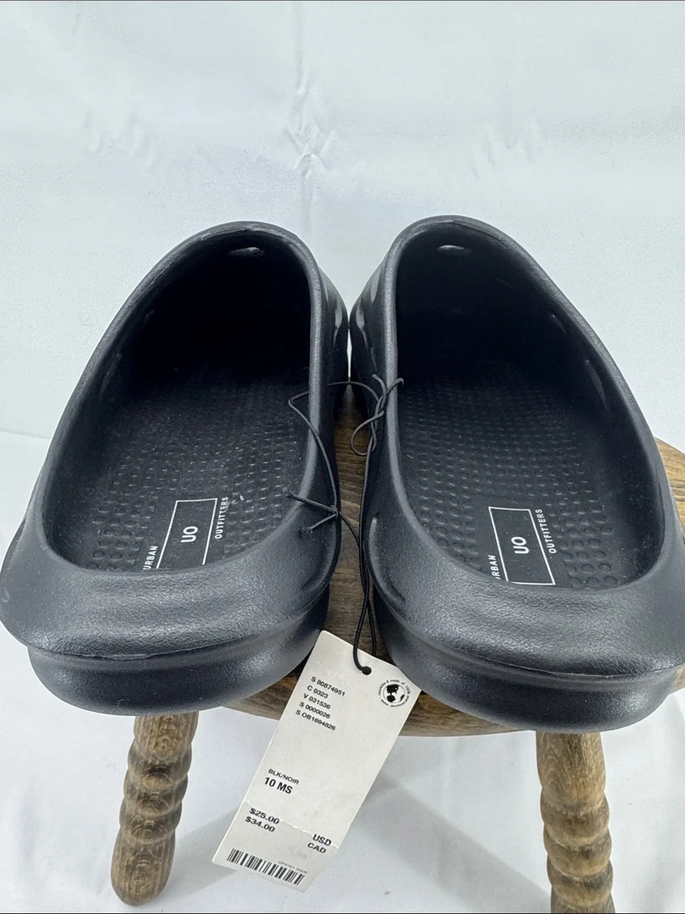 NWT Urban Outfitters Mens Black Foam Recovery Slides Sandals, sz 10